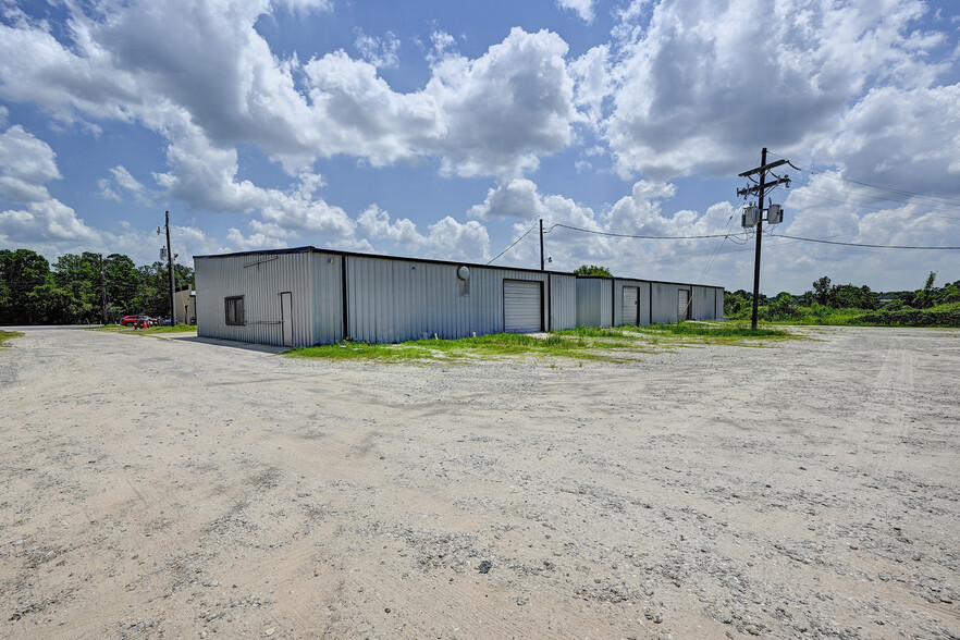 11737 N Highway 75, Willis, TX for lease - Building Photo - Image 2 of 40