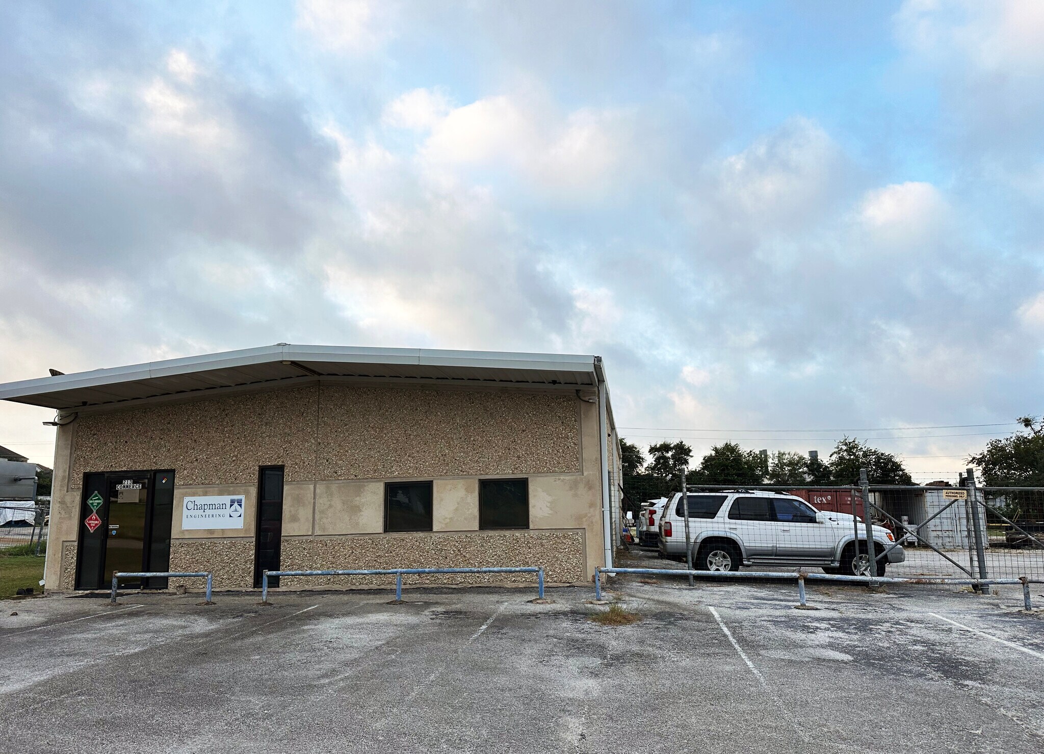 213 Commerce Ave, Boerne, TX for sale Building Photo- Image 1 of 2