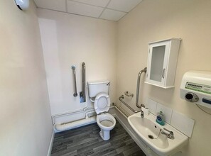 Jackson Clos, Portsmouth for lease Interior Photo- Image 1 of 4