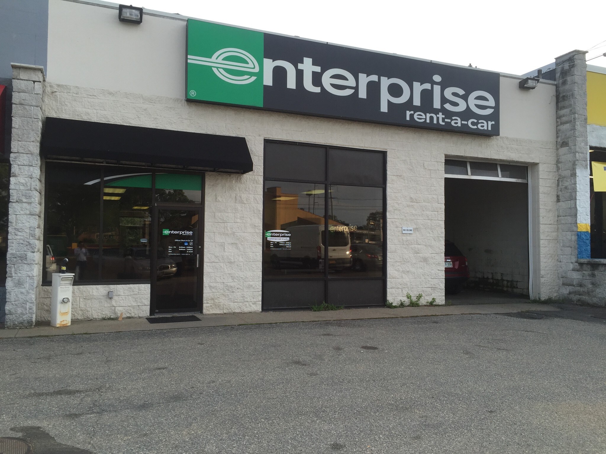 451 Memorial Dr, Chicopee, MA for lease Primary Photo- Image 1 of 8