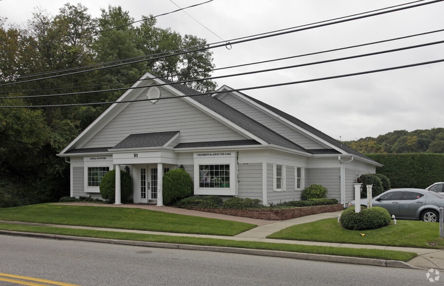 311 Barnum Ave, Port Jefferson, NY for sale - Building Photo - Image 1 of 22