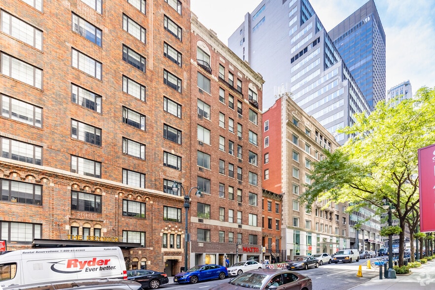 114 E 40th St, New York, NY for lease - Primary Photo - Image 2 of 9