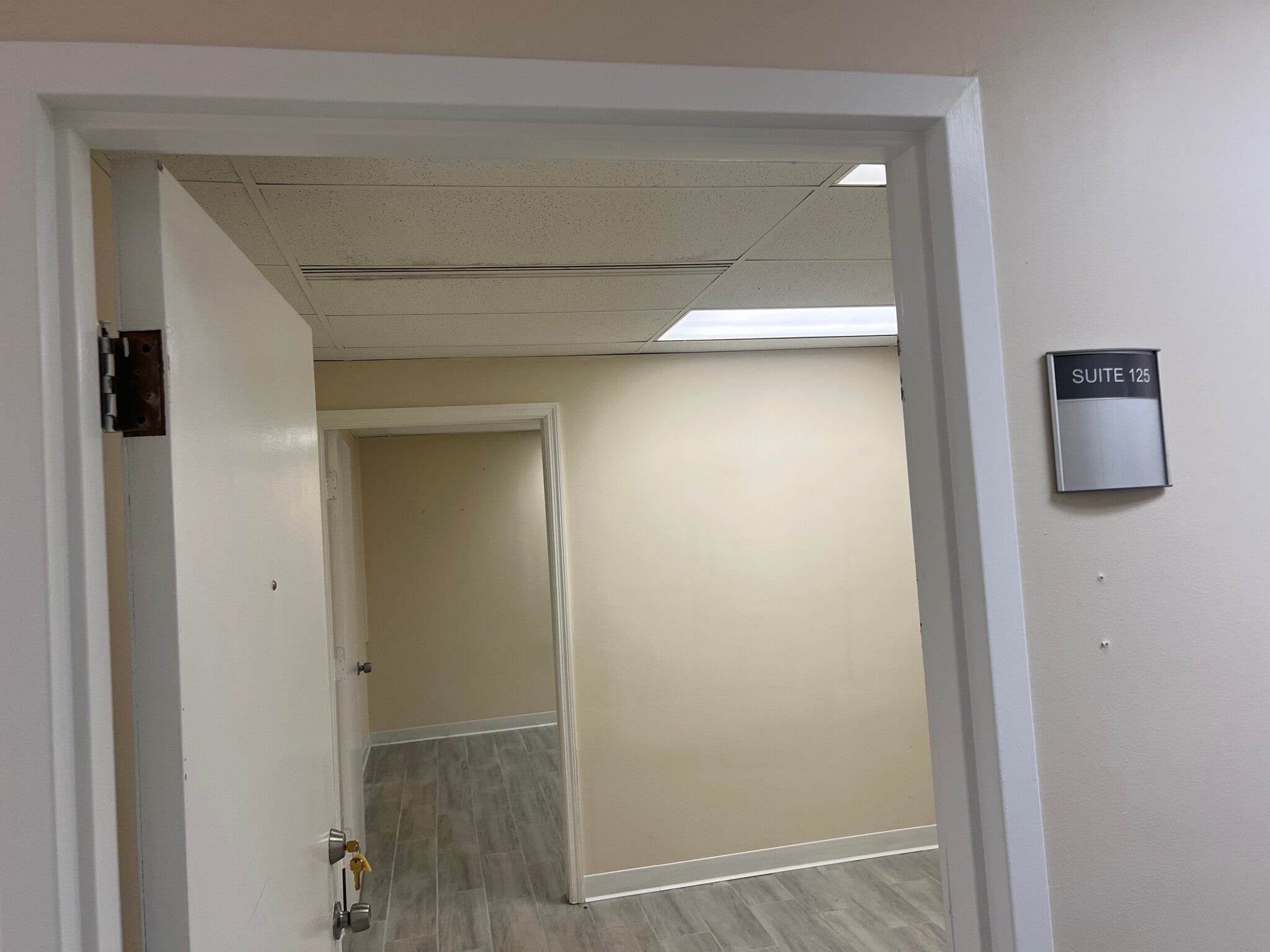 5118 N 56th St, Tampa, FL for lease Interior Photo- Image 1 of 3
