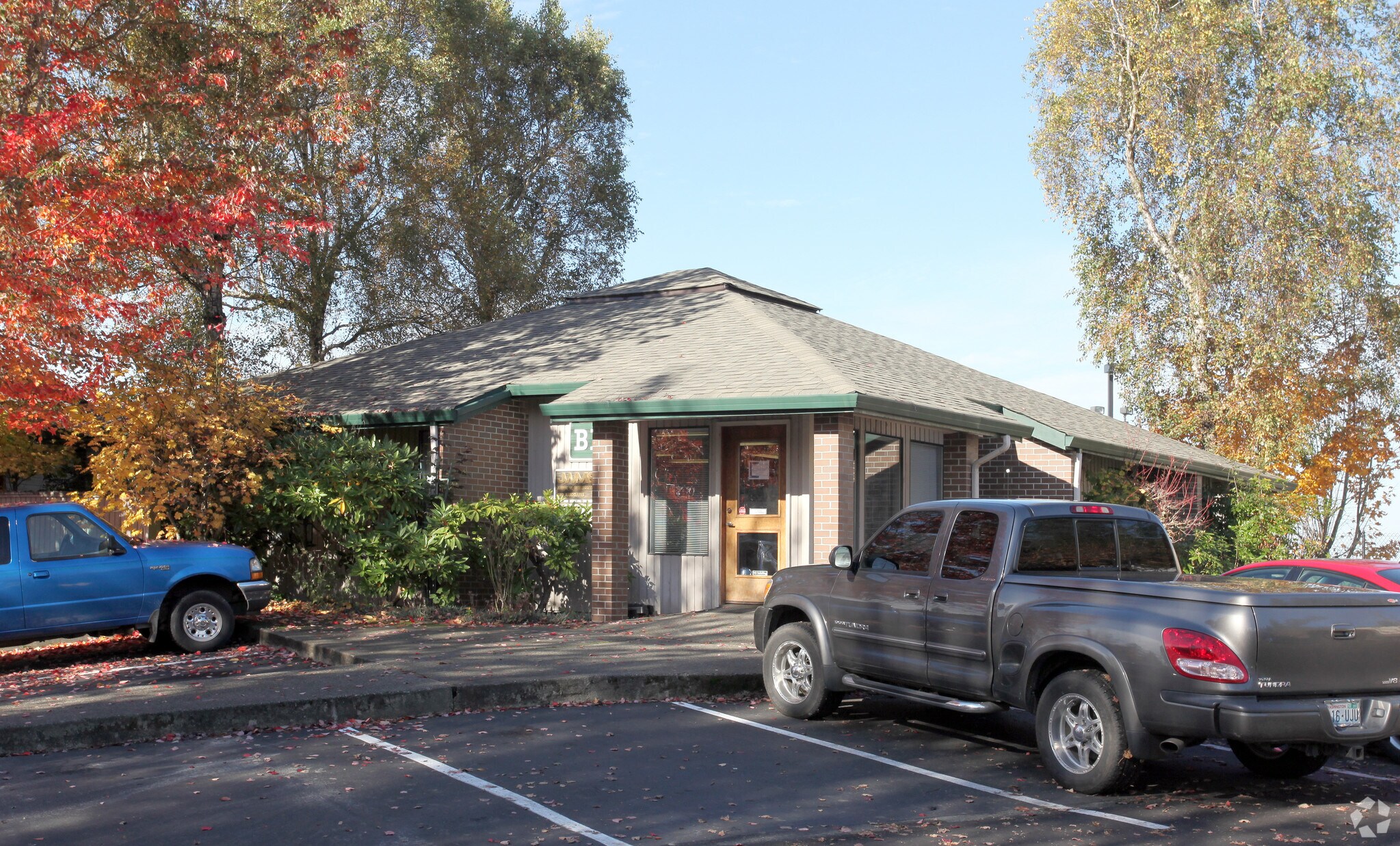 1700 Cooper Point Rd SW, Olympia, WA for sale Primary Photo- Image 1 of 1