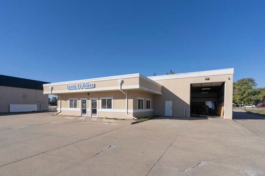 1324-1328 SW Market St, Lee's Summit, MO for lease - Building Photo - Image 3 of 28