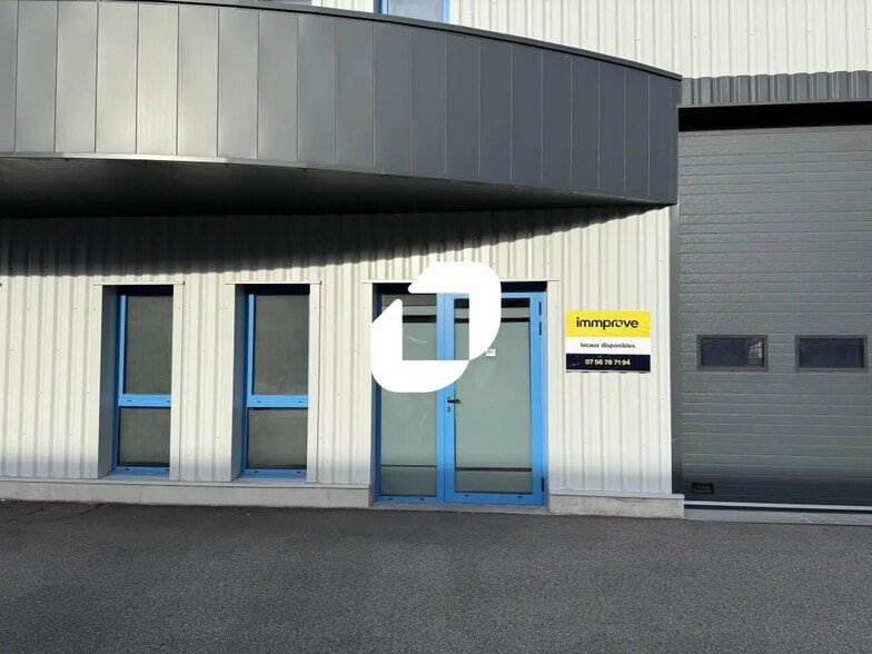 Industrial in Voreppe for lease - Building Photo - Image 2 of 11