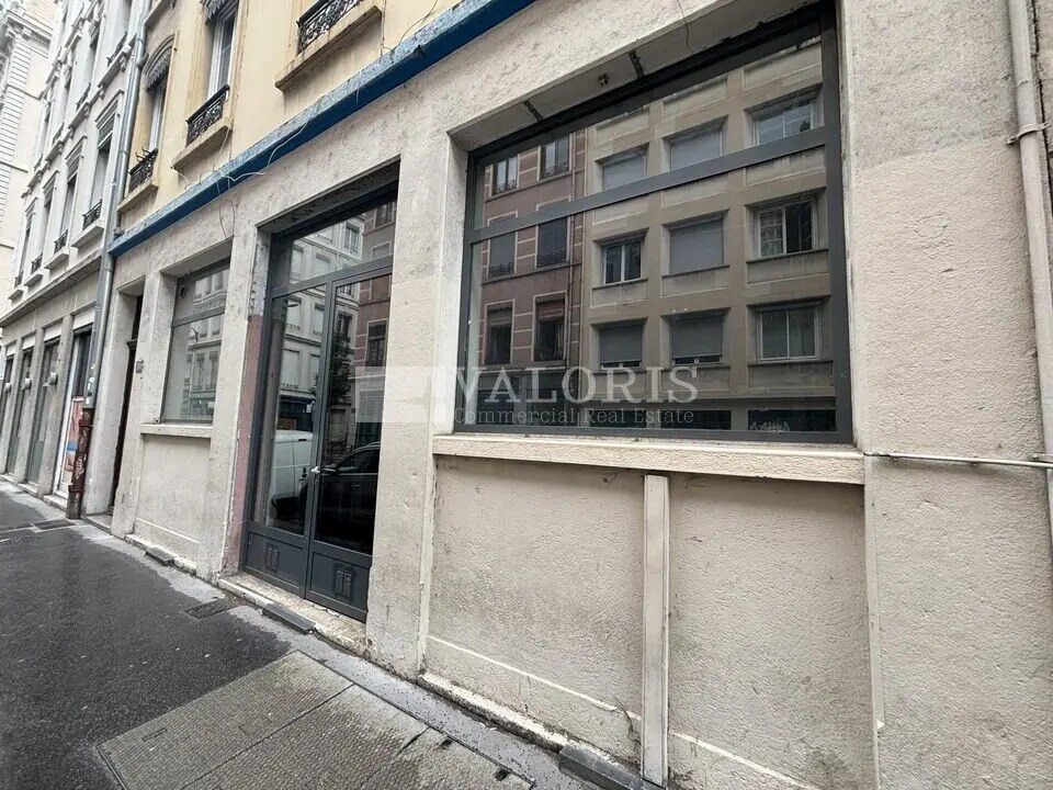 Retail in Lyon for sale Building Photo- Image 1 of 9