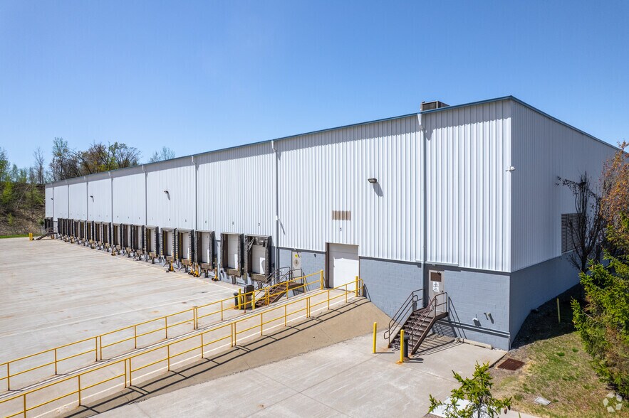 125 Capital Rd, Pittston, PA for lease - Building Photo - Image 1 of 7