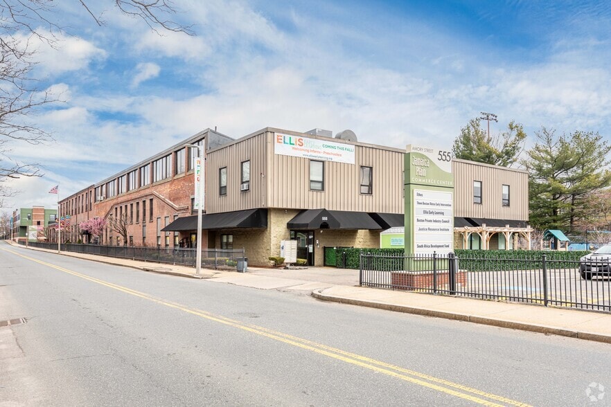 555 Amory St, Jamaica Plain, MA 02130