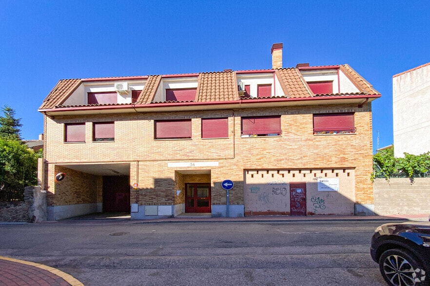 Retail in Pedrezuela, Madrid for lease - Primary Photo - Image 1 of 1