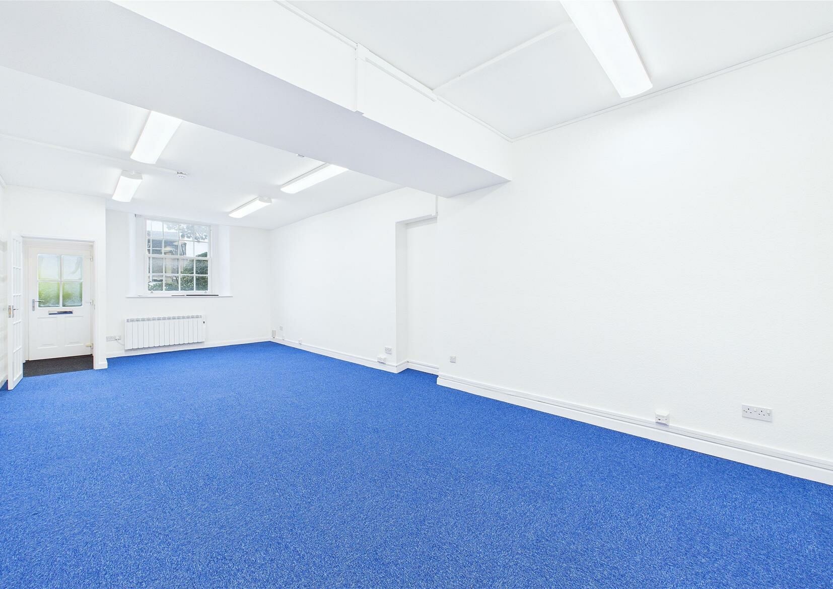 Bellevue Rd, Clevedon for lease Interior Photo- Image 1 of 4