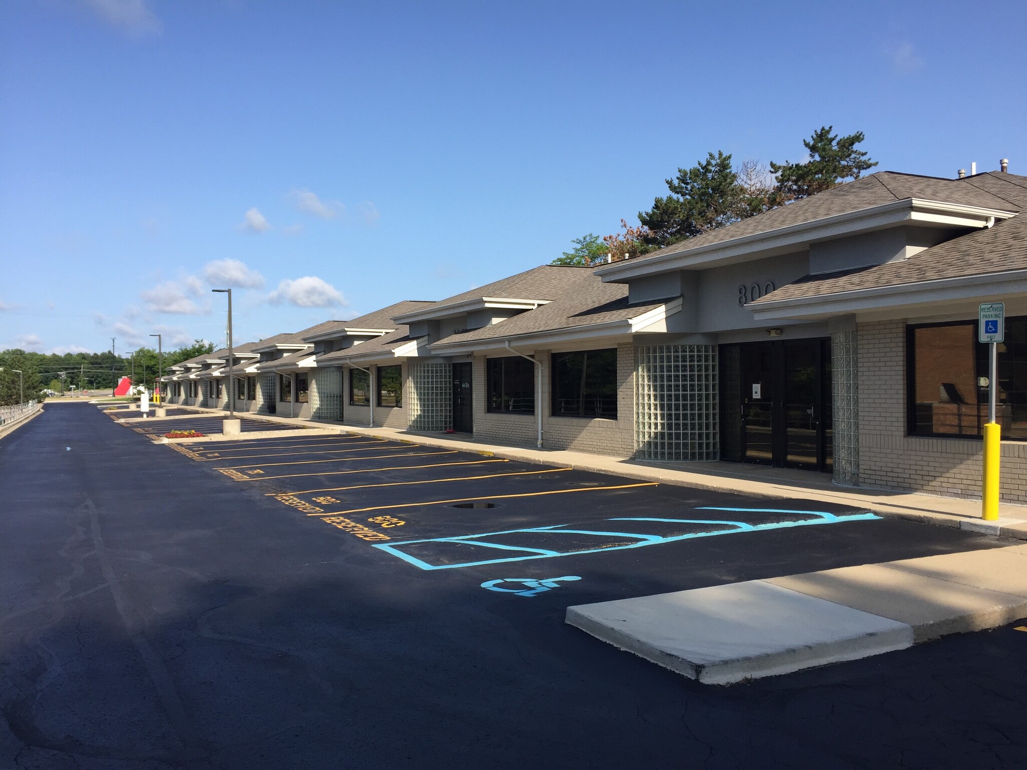 7035 Orchard Lake Rd, West Bloomfield, MI for lease Building Photo- Image 1 of 5