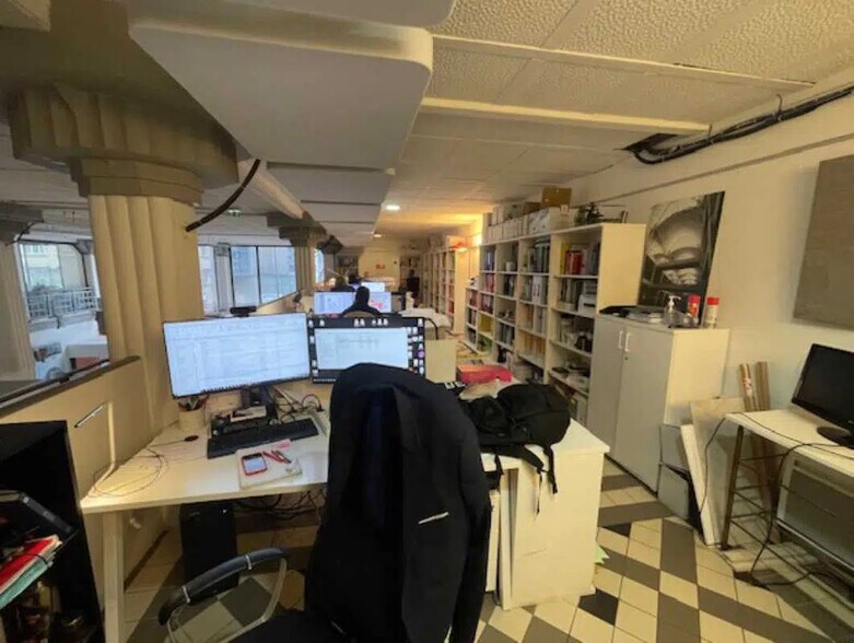 Office in Paris for lease - Interior Photo - Image 2 of 9