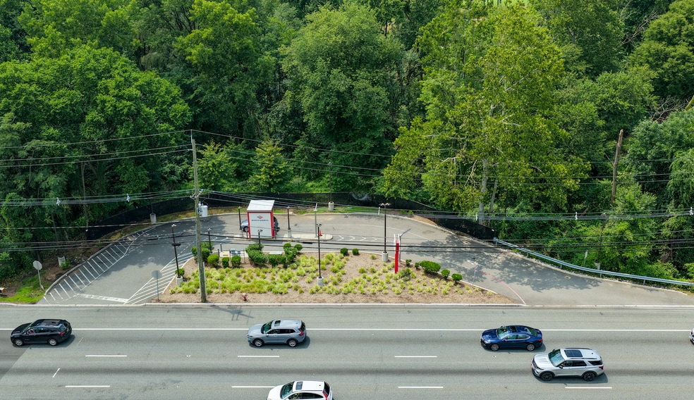 357 NJ-17 Rt, Paramus, NJ for sale - Building Photo - Image 3 of 4