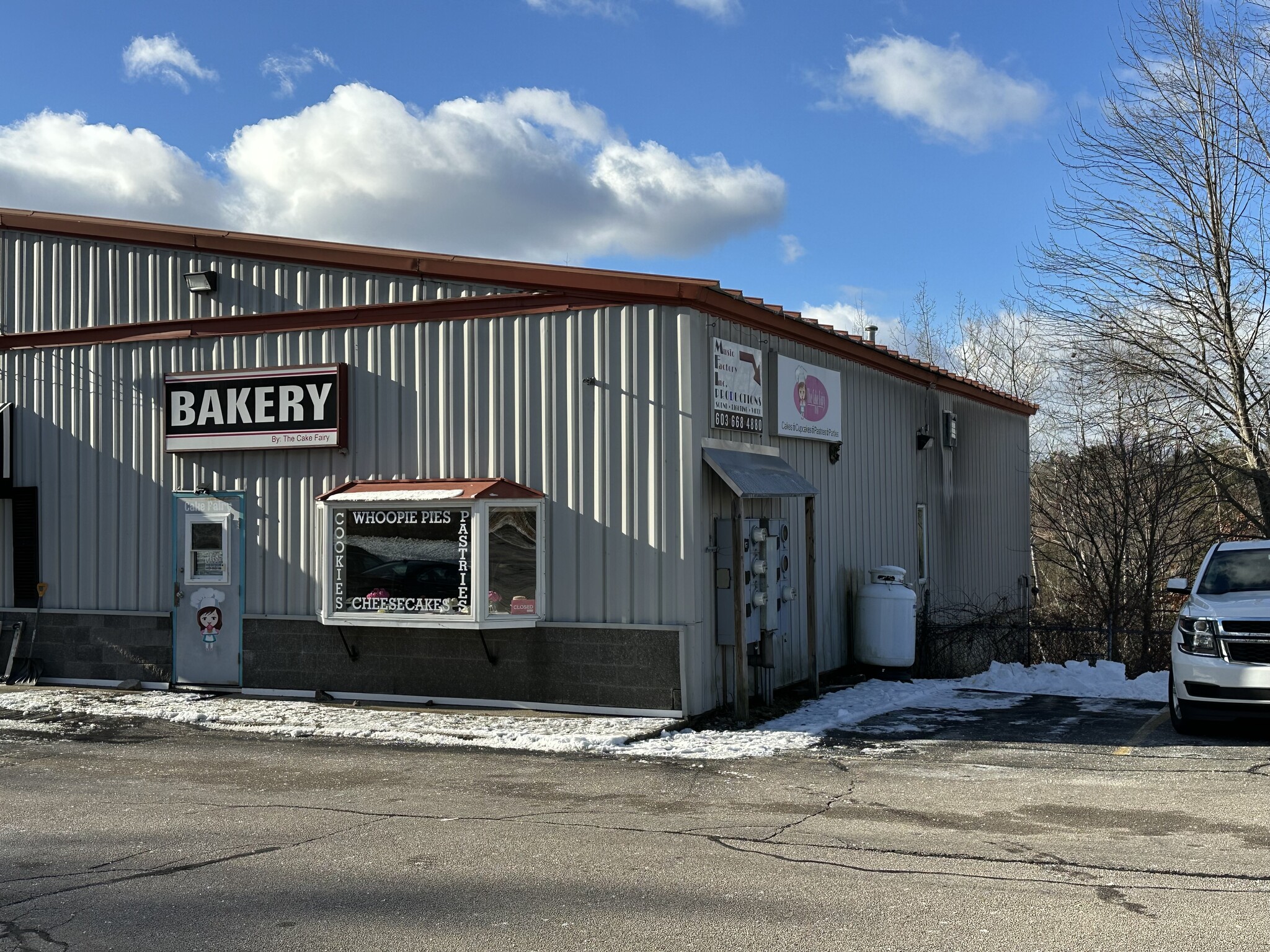 114 Londonderry Tpke, Hooksett, NH for lease Building Photo- Image 1 of 8