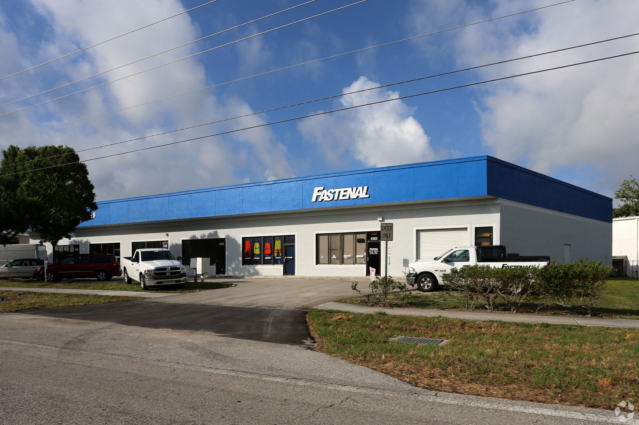 4350-4362 SE Commerce Ave, Stuart, FL for sale Primary Photo- Image 1 of 1