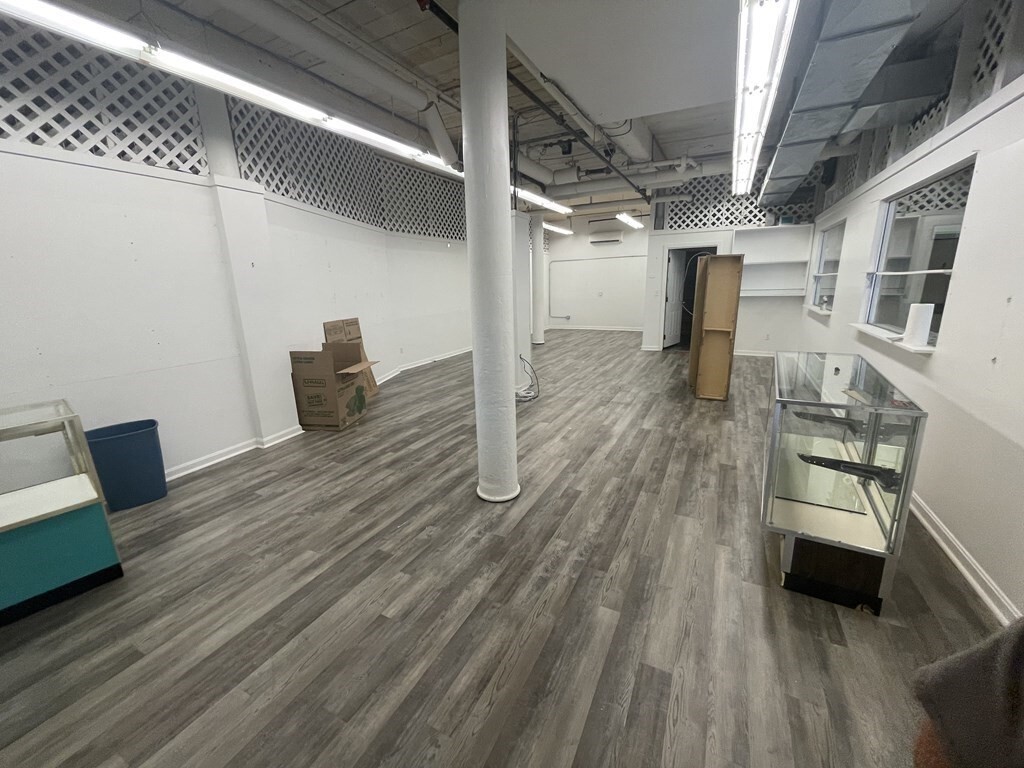 657 Quarry St, Fall River, MA for lease Interior Photo- Image 1 of 4