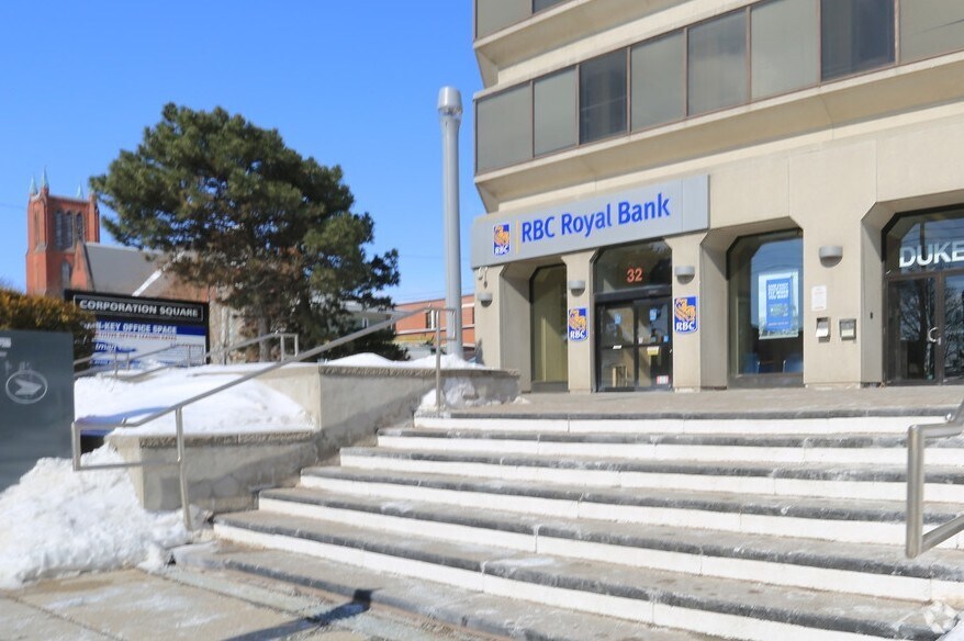 3032 Duke St W, Kitchener, ON N2H 3W5 Corporation Square