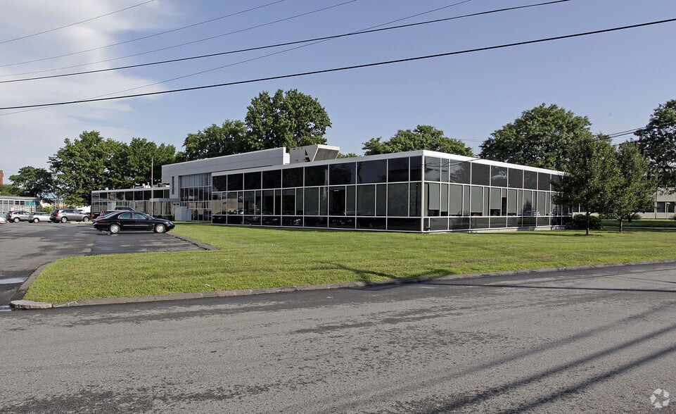 2-4 Mercer Rd, Natick, MA for sale - Primary Photo - Image 1 of 1