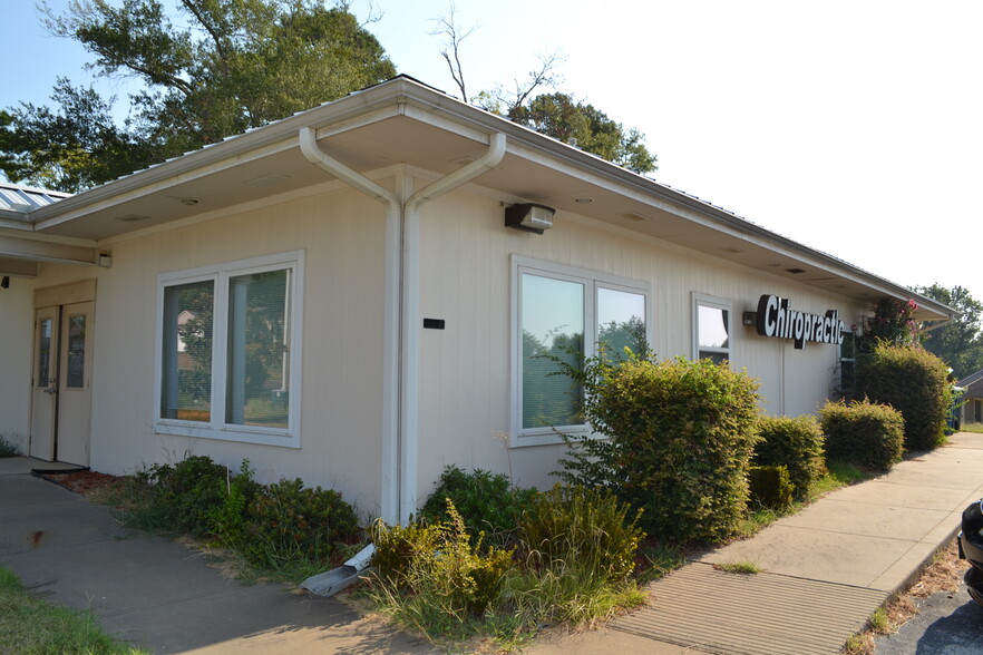 122 N. Lee, Gladewater, TX for sale - Building Photo - Image 3 of 13