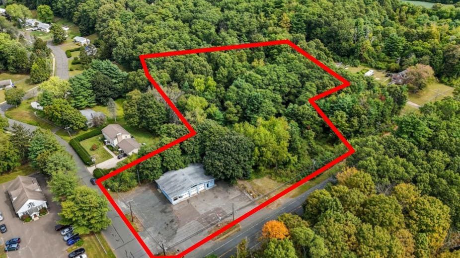 Automotive Building w/ Adjacent Land portfolio of 2 properties for sale on LoopNet.com - Building Photo - Image 2 of 16