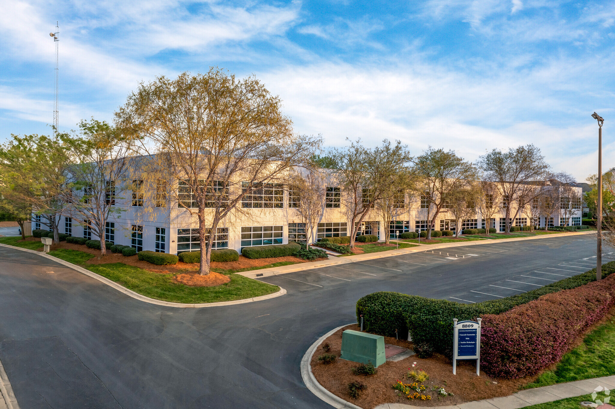 8809 Lenox Pointe Dr, Charlotte, NC for lease Building Photo- Image 1 of 10