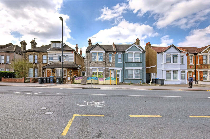 226 Brighton Rd, South Croydon for sale - Building Photo - Image 2 of 7