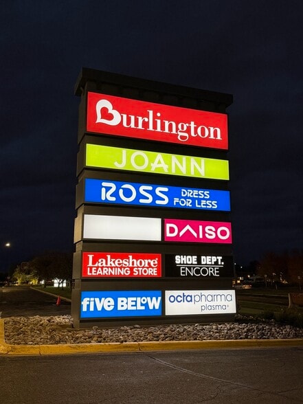 1715-1749 Beam Ave, Maplewood, MN for lease - Building Photo - Image 3 of 43