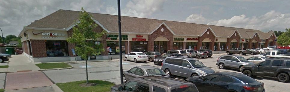 300-366 Chestnut Commons Dr, Elyria, OH for lease - Building Photo - Image 1 of 6