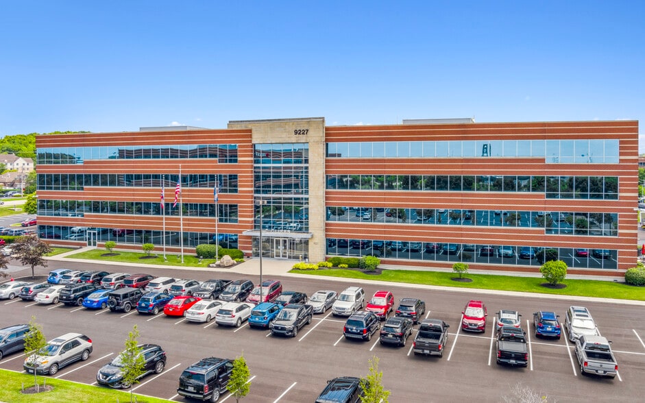 9227 Centre Pointe Dr, West Chester, OH for sale - Building Photo - Image 1 of 8