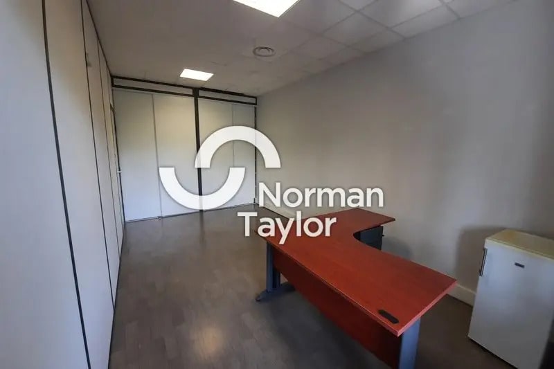 Office in Montpellier for lease - Interior Photo - Image 2 of 5