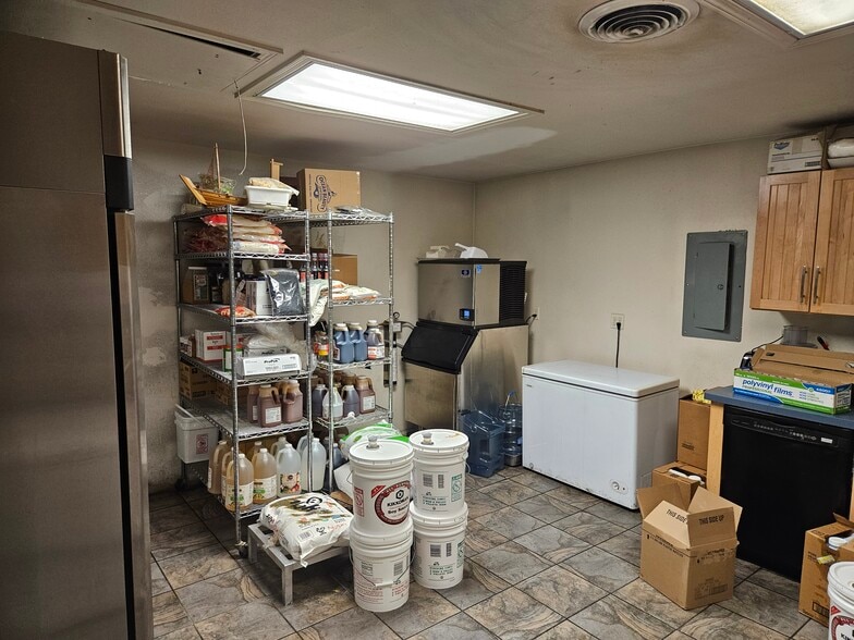 309 E Center St, Pocatello, ID for sale - Interior Photo - Image 3 of 33