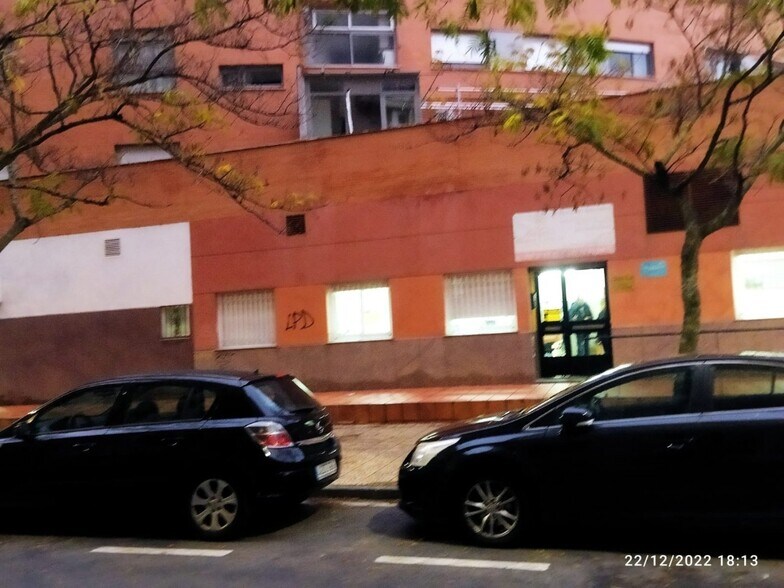 Retail in Cáceres for lease - Building Photo - Image 2 of 14