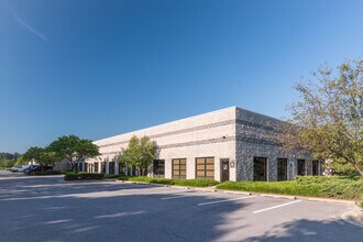 910 Cromwell Park Dr, Glen Burnie, MD for lease Building Photo- Image 1 of 3