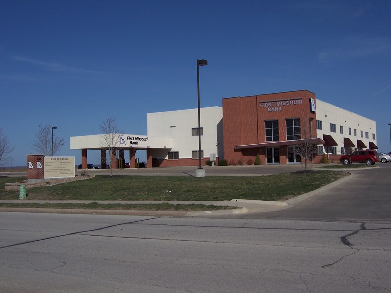 455 S Sam Barr Dr, Kearney, MO for lease - Building Photo - Image 2 of 4