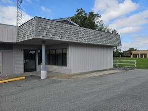 515 E Vienna St, Anna, IL for lease Building Photo- Image 1 of 4