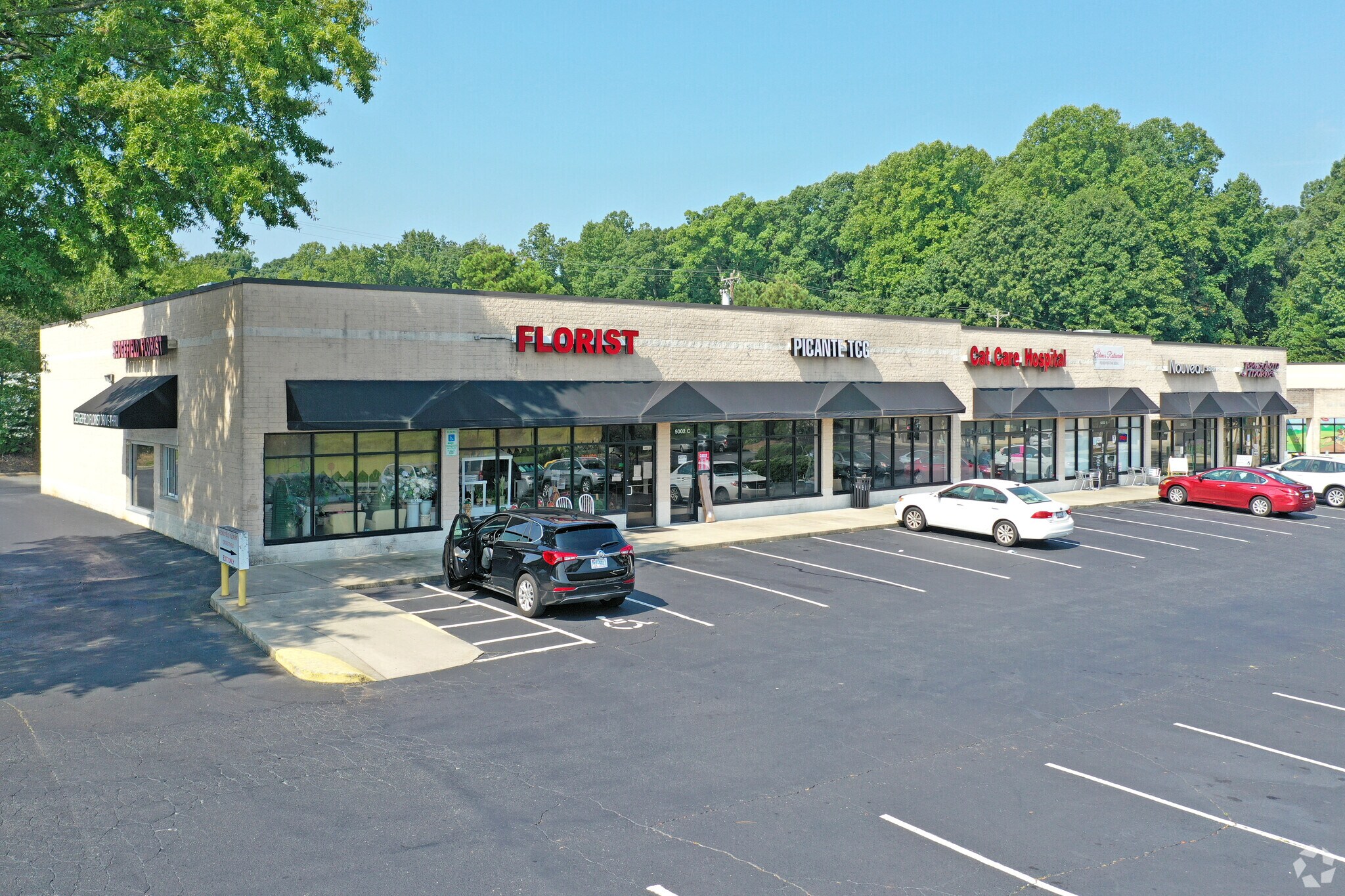 5002-5006 High Point Rd, Greensboro, NC for sale Primary Photo- Image 1 of 1