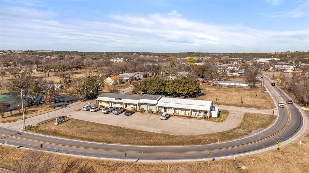 1201 NE Barnard St, Glen Rose, TX for sale - Primary Photo - Image 1 of 24