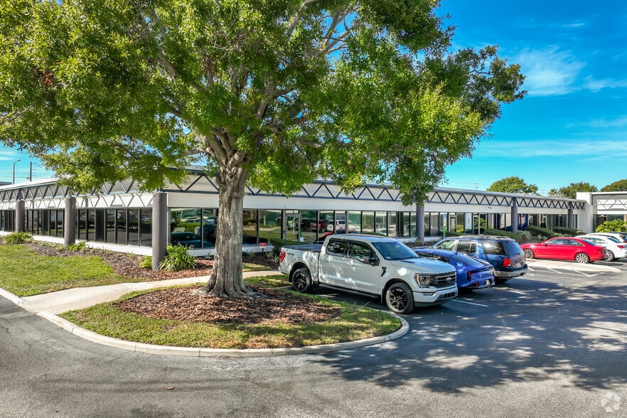11701 S Belcher Rd, Largo, FL for lease - Building Photo - Image 1 of 10
