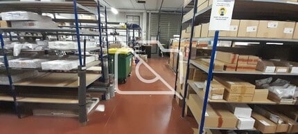 Flex in Antony for lease Interior Photo- Image 1 of 3