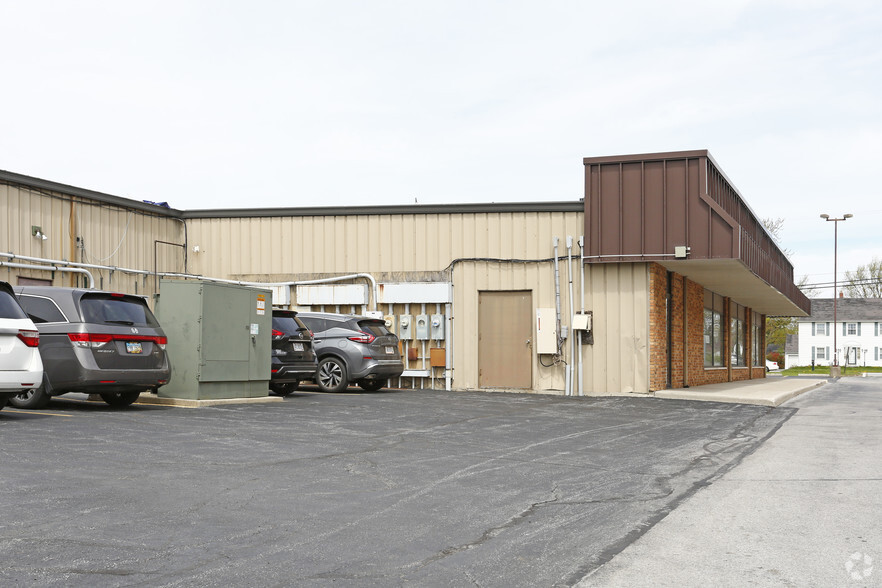 2300-2324 Harding Hwy, Lima, OH for lease - Building Photo - Image 3 of 8