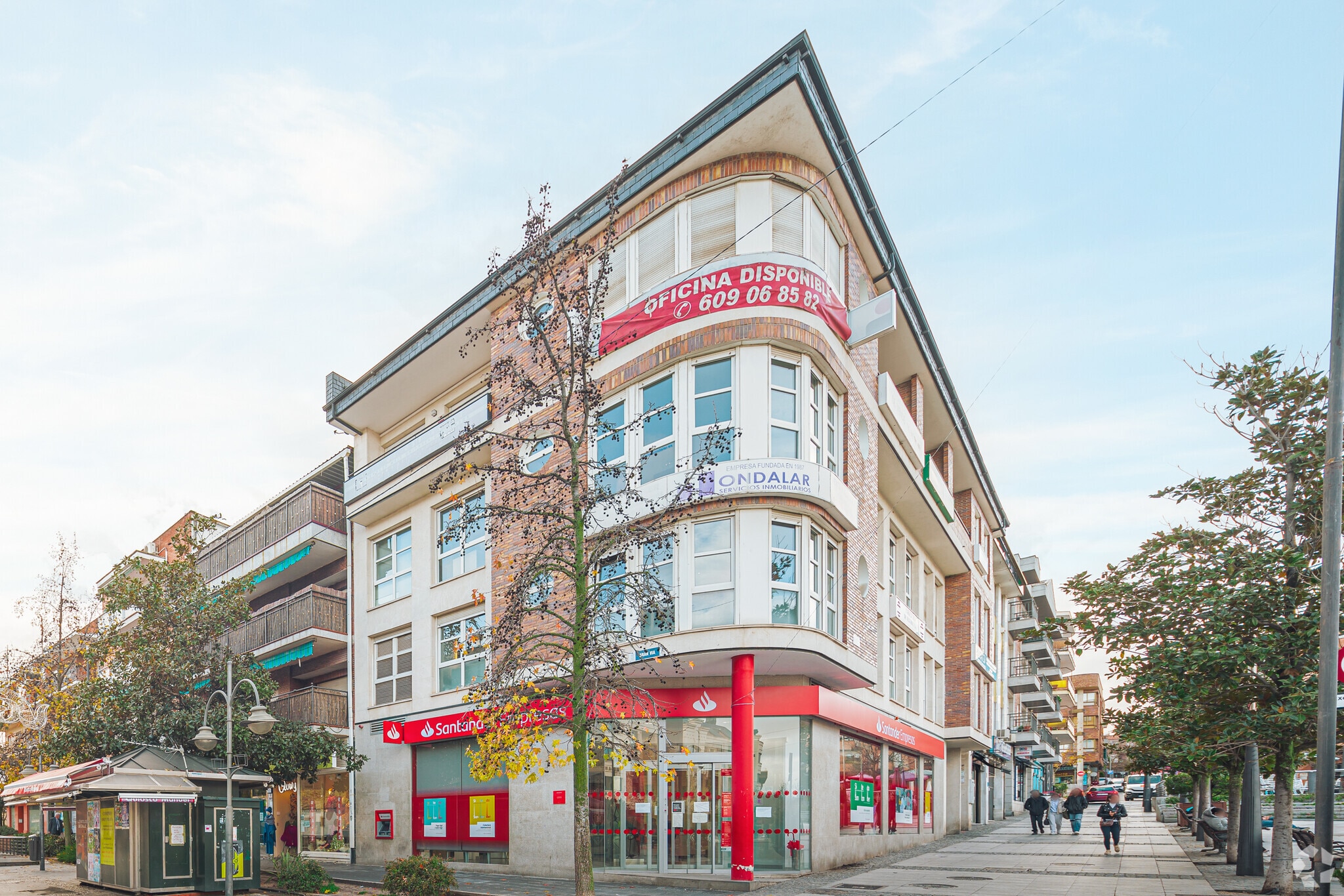 Calle Mieses, 1, Majadahonda, Madrid for sale Primary Photo- Image 1 of 5