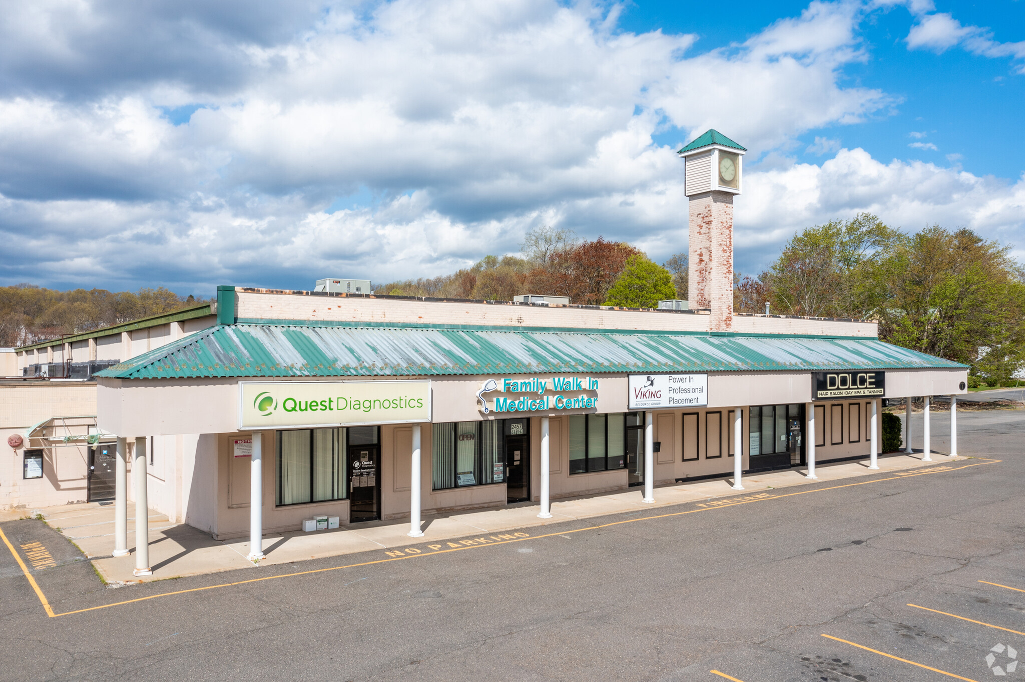 2475 E Main St, Waterbury, CT for lease Building Photo- Image 1 of 7