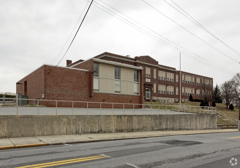 690 E State St, Hamburg, PA for sale - Primary Photo - Image 1 of 1