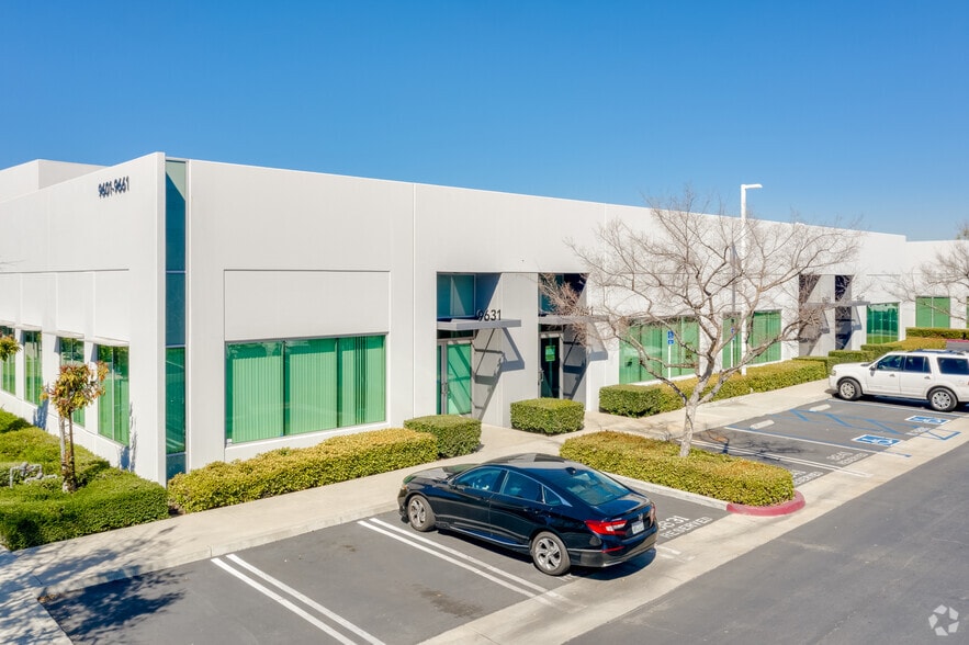 9631 Irvine Center Dr, Irvine, CA for lease - Building Photo - Image 1 of 6