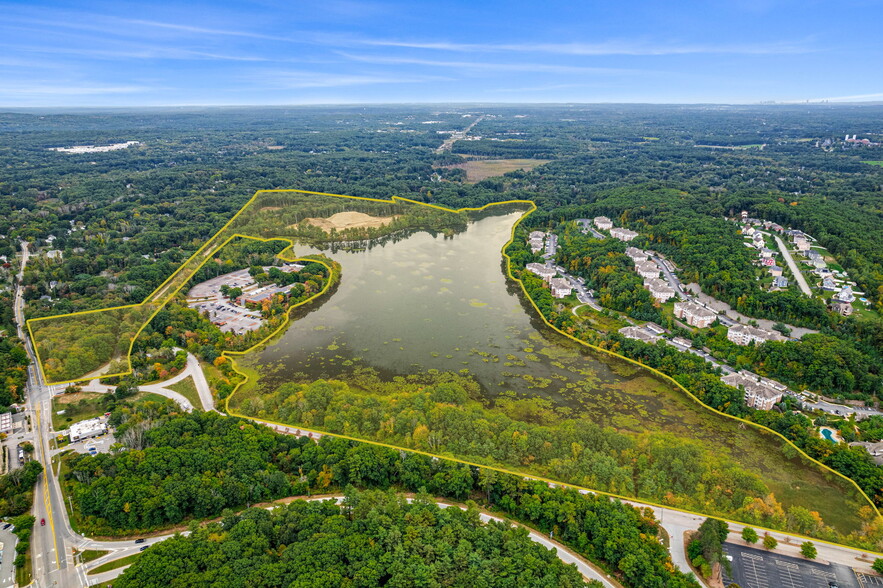 300 Ames Pond Dr, Tewksbury, MA for sale - Building Photo - Image 1 of 9