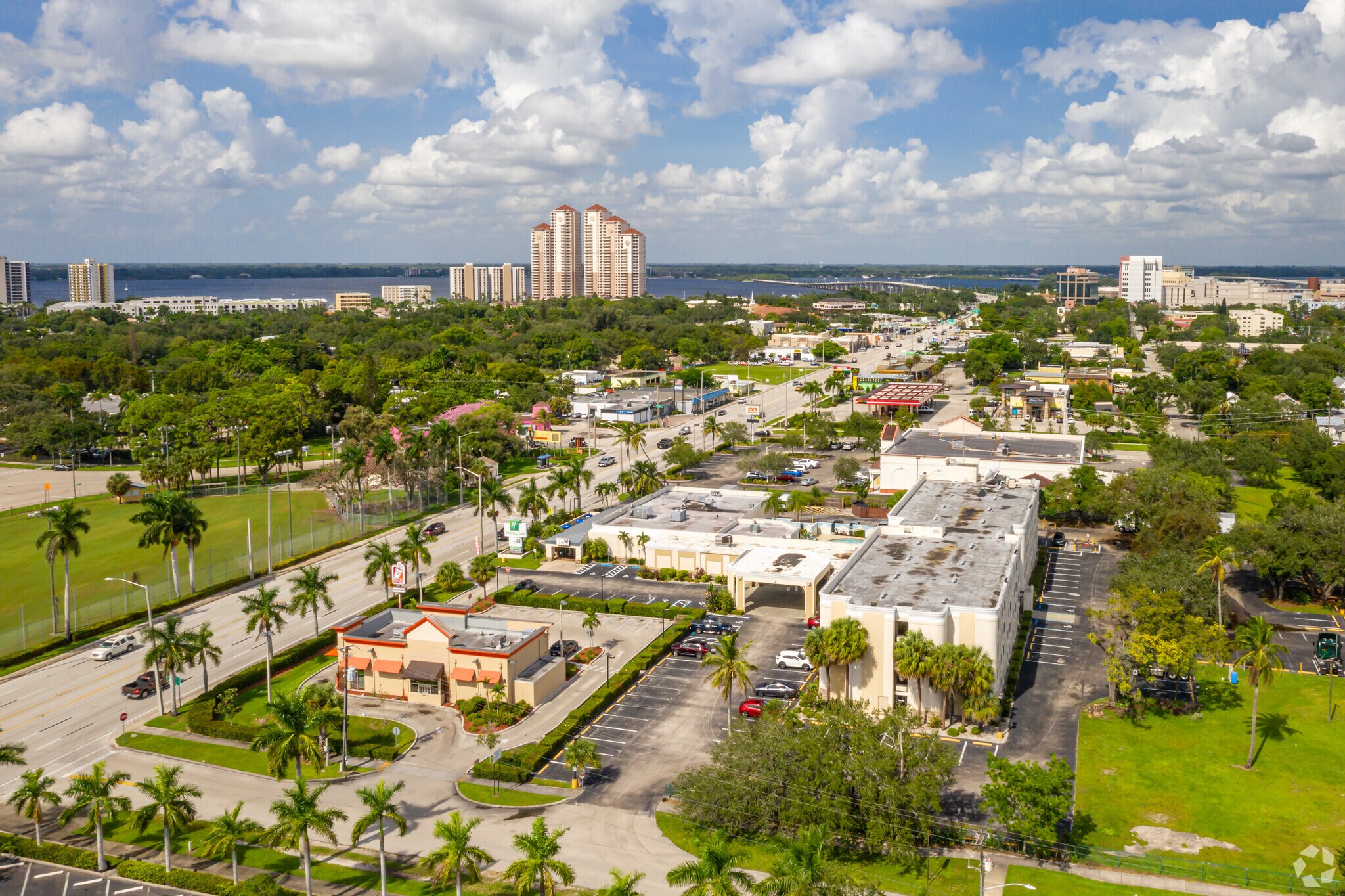2431 Cleveland Ave, Fort Myers, FL 33901 IHG Flag Holiday Inn