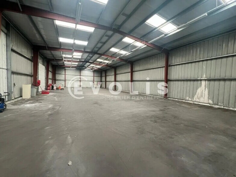 Industrial in SAINT-SYMPHORIEN-D'OZON for sale - Interior Photo - Image 1 of 7