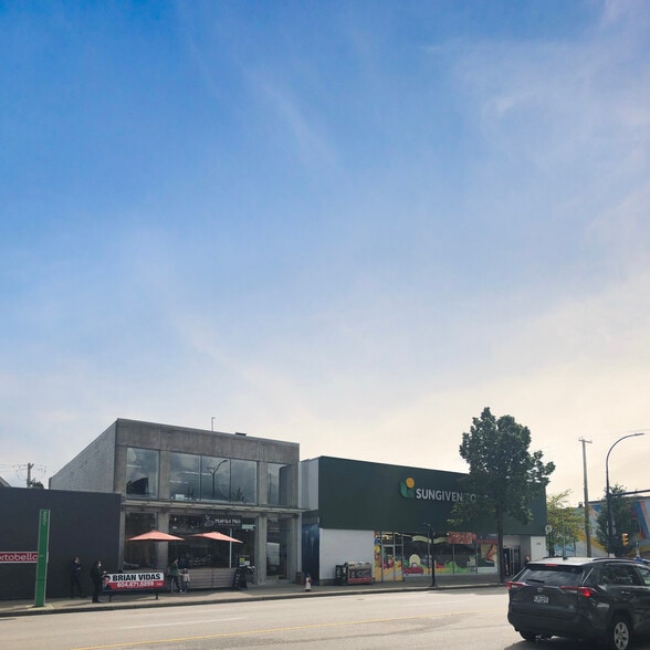Retail in Burnaby, BC for sale - Building Photo - Image 1 of 1