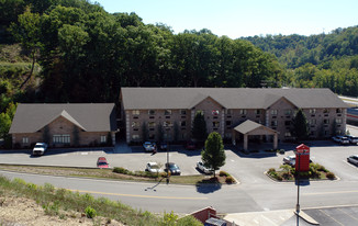 Comfort Inn Huntington Near University Area - Motel